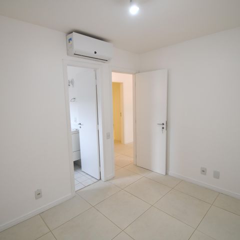 Casa de condomínio para alugar com 220m², 3 quartos e 4 vagasQuarto Suíte 1