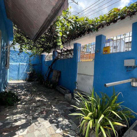 Casa para alugar com 300m², 4 quartos e 5 vagasQuintal