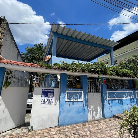 Casa para alugar com 300m², 4 quartos e 5 vagasFachada