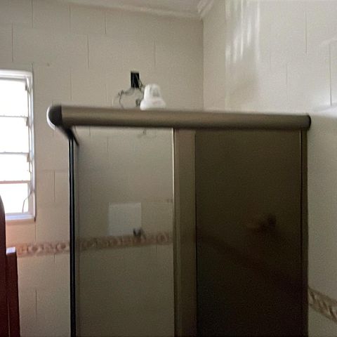 Casa para alugar com 300m², 4 quartos e 5 vagasBanheiro 2