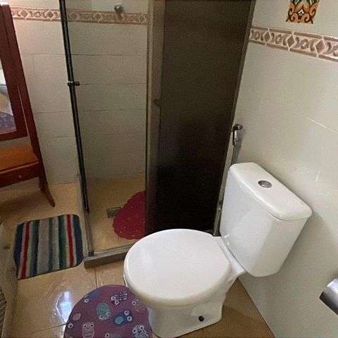 Casa para alugar com 300m², 4 quartos e 5 vagasBanheiro 2