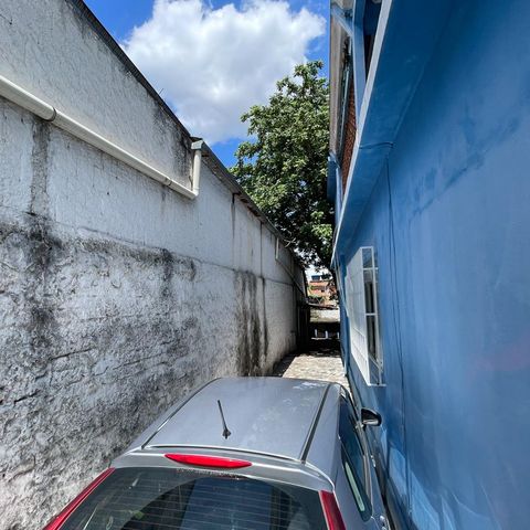 Casa para alugar com 300m², 4 quartos e 5 vagasQuintal