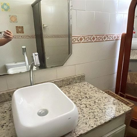 Casa para alugar com 300m², 4 quartos e 5 vagasBanheiro 2