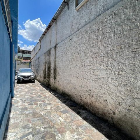 Casa para alugar com 300m², 4 quartos e 5 vagasQuintal