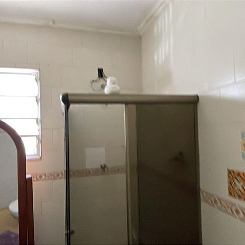 Casa para alugar com 300m², 4 quartos e 5 vagasBanheiro 2