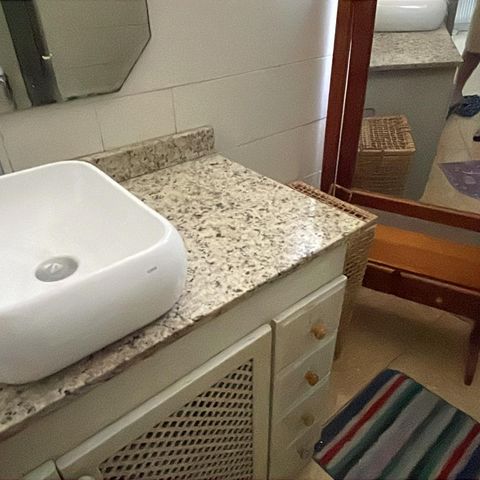 Casa para alugar com 300m², 4 quartos e 5 vagasBanheiro