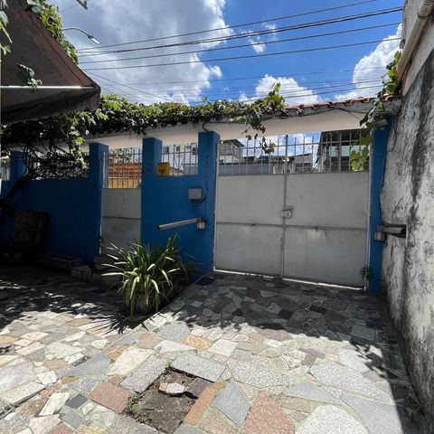 Casa para alugar com 300m², 4 quartos e 5 vagasQuintal