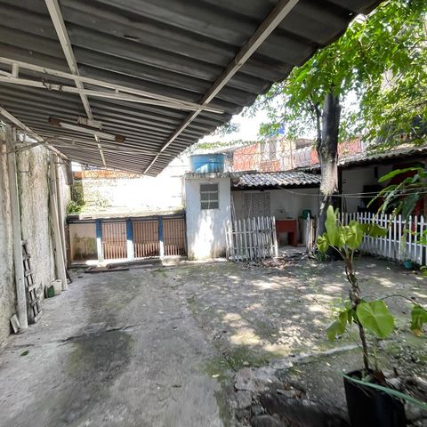 Casa para alugar com 300m², 4 quartos e 5 vagasQuintal