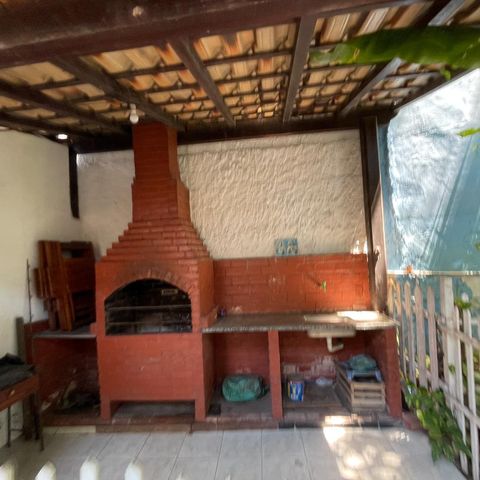 Casa para alugar com 300m², 4 quartos e 5 vagasQuintal
