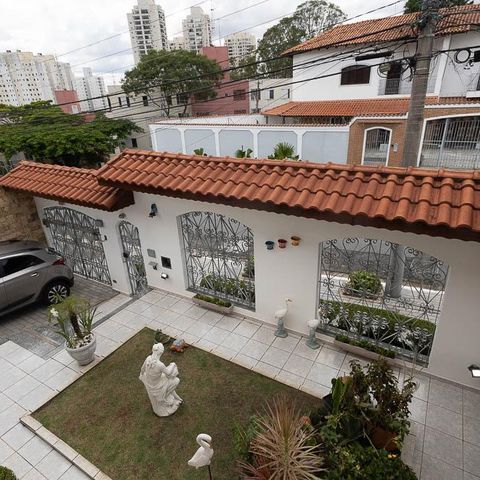 Casa à venda com 280m², 4 quartos e 8 vagasVista 