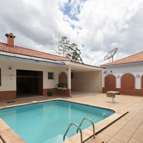 Casa à venda com 280m², 4 quartos e 8 vagasÁrea comum - Piscina
