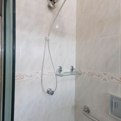 Casa à venda com 280m², 4 quartos e 8 vagasBanheiro 4