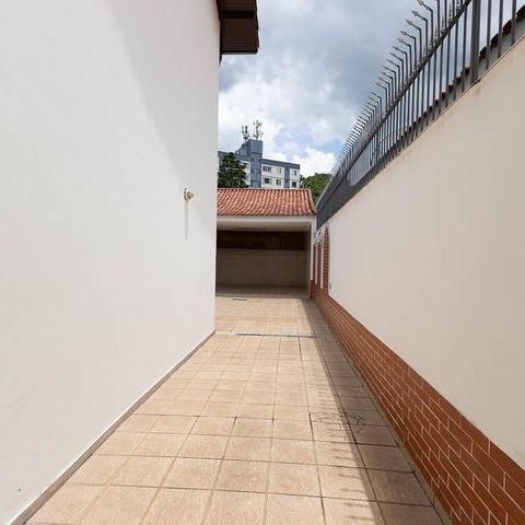 Casa à venda com 280m², 4 quartos e 8 vagasGaragem