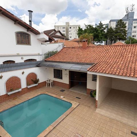 Casa à venda com 280m², 4 quartos e 8 vagasVista 