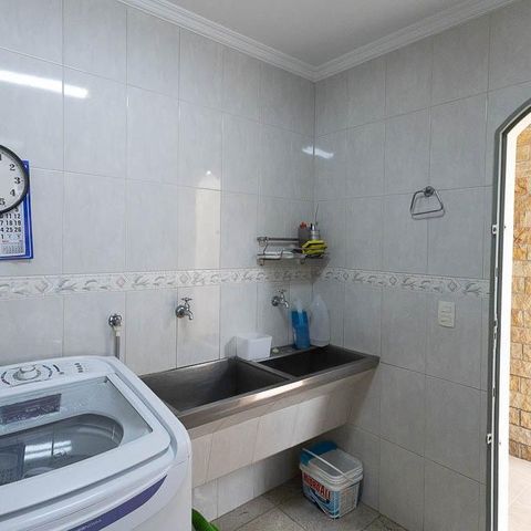 Casa à venda com 280m², 4 quartos e 8 vagasÁrea de Serviço