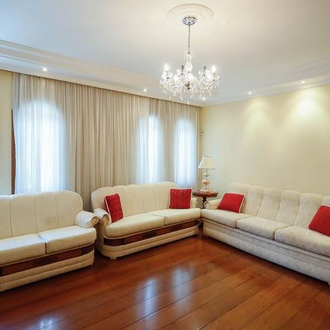 Casa à venda com 280m², 4 quartos e 8 vagasSala 1