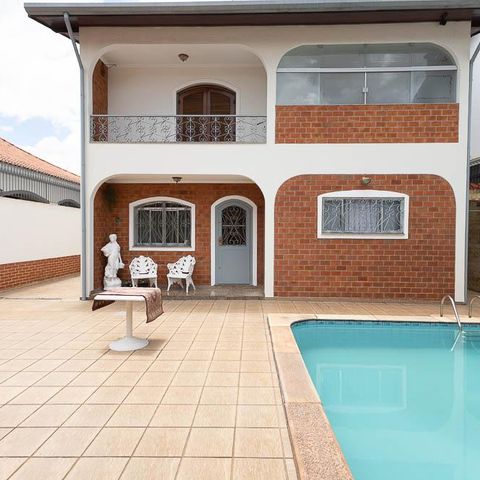 Casa à venda com 280m², 4 quartos e 8 vagasÁrea comum - Piscina