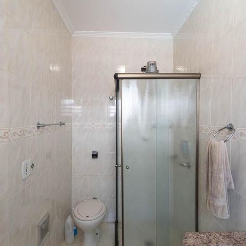 Casa à venda com 280m², 4 quartos e 8 vagasBanheiro 4