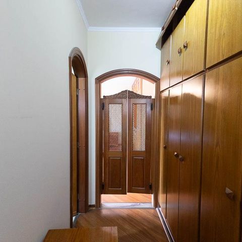 Casa à venda com 280m², 4 quartos e 8 vagasCloset