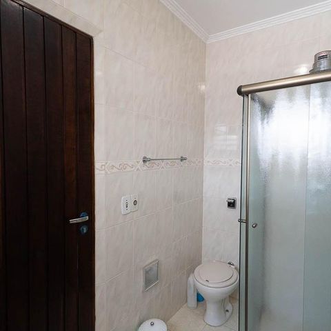 Casa à venda com 280m², 4 quartos e 8 vagasBanheiro 4