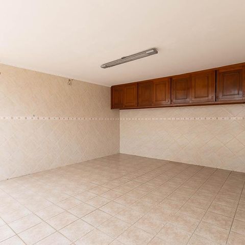 Casa à venda com 280m², 4 quartos e 8 vagasGaragem