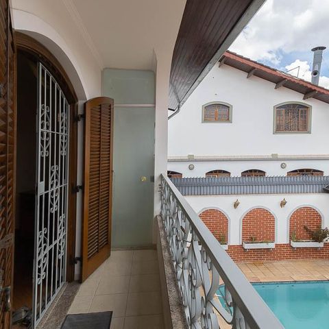 Casa à venda com 280m², 4 quartos e 8 vagasVaranda 