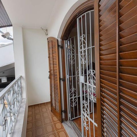 Casa à venda com 280m², 4 quartos e 8 vagasVaranda 