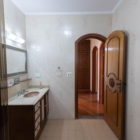 Casa à venda com 280m², 4 quartos e 8 vagasBanheiro 3