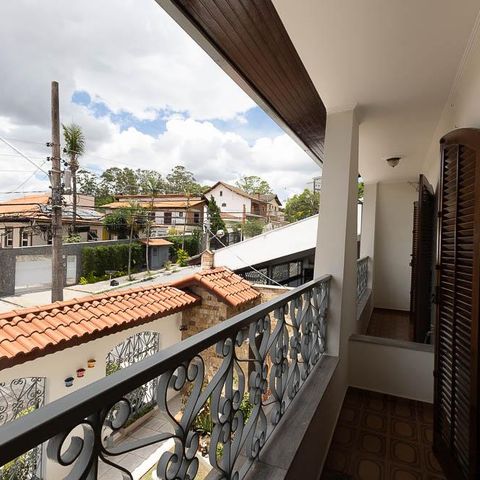 Casa à venda com 280m², 4 quartos e 8 vagasVaranda 