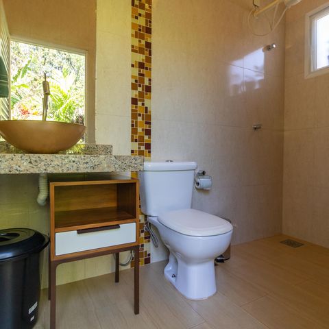 Casa à venda com 254m², 3 quartos e 2 vagasBanheiro externo