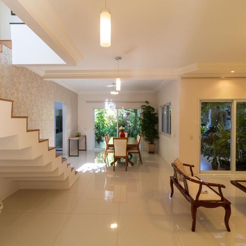Casa à venda com 254m², 3 quartos e 2 vagasSalas
