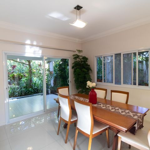 Casa à venda com 254m², 3 quartos e 2 vagasSalas