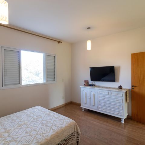 Casa à venda com 254m², 3 quartos e 2 vagasSuíte