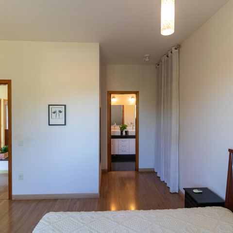 Casa à venda com 254m², 3 quartos e 2 vagasSuíte