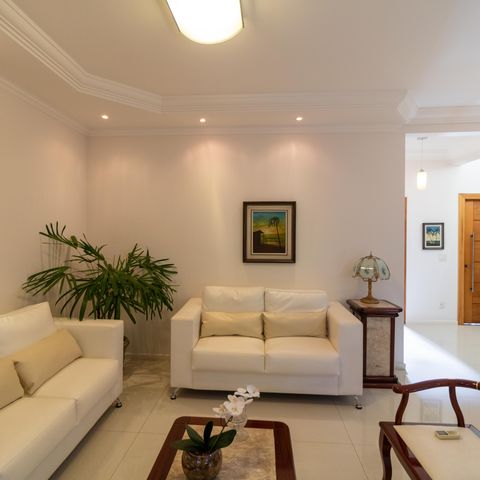 Casa à venda com 254m², 3 quartos e 2 vagasSalas