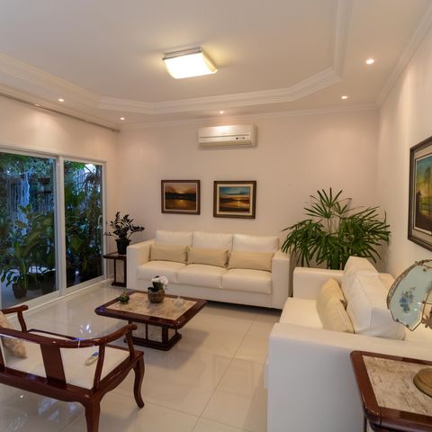 Casa à venda com 254m², 3 quartos e 2 vagasSalas