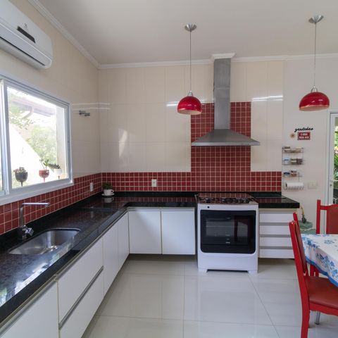 Casa à venda com 254m², 3 quartos e 2 vagasCozinha