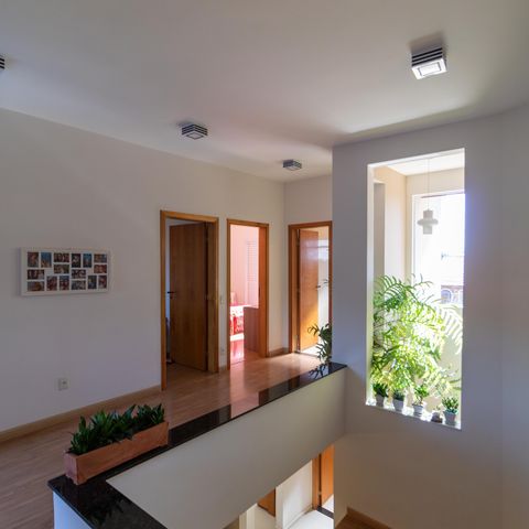 Casa à venda com 254m², 3 quartos e 2 vagasHall dos dormitórios