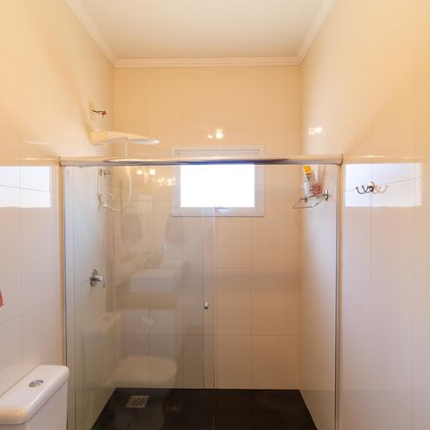 Casa à venda com 254m², 3 quartos e 2 vagasBanheiro da Suíte