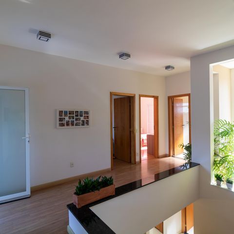 Casa à venda com 254m², 3 quartos e 2 vagasHall dos dormitórios