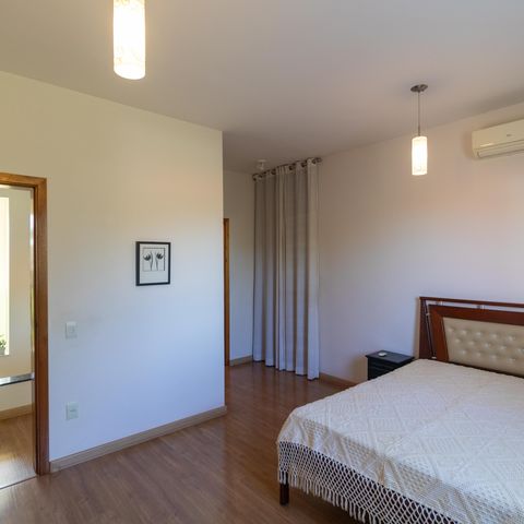 Casa à venda com 254m², 3 quartos e 2 vagasSuíte