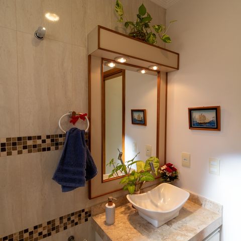 Casa à venda com 254m², 3 quartos e 2 vagasLavabo