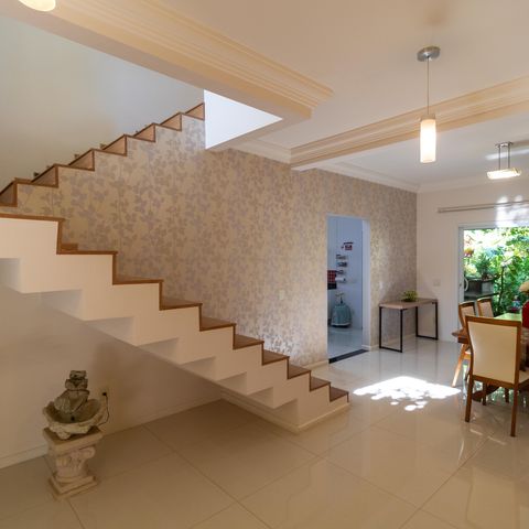 Casa à venda com 254m², 3 quartos e 2 vagasSalas