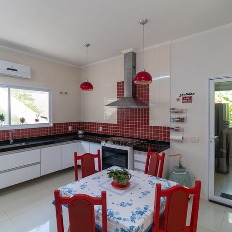 Casa à venda com 254m², 3 quartos e 2 vagasCozinha