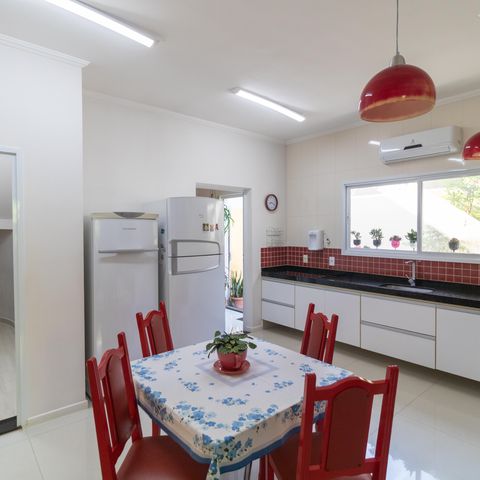 Casa à venda com 254m², 3 quartos e 2 vagasCozinha