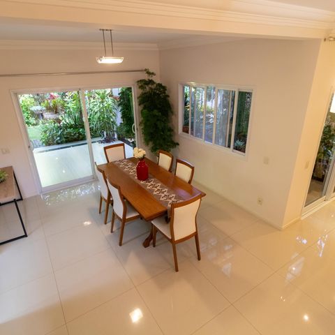 Casa à venda com 254m², 3 quartos e 2 vagasSalas