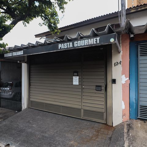Casa à venda com 106m², 2 quartos e 1 vagaFachada