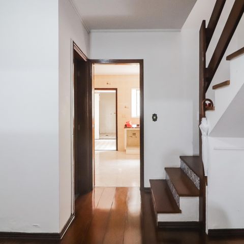 Casa à venda com 106m², 2 quartos e 1 vagaSala