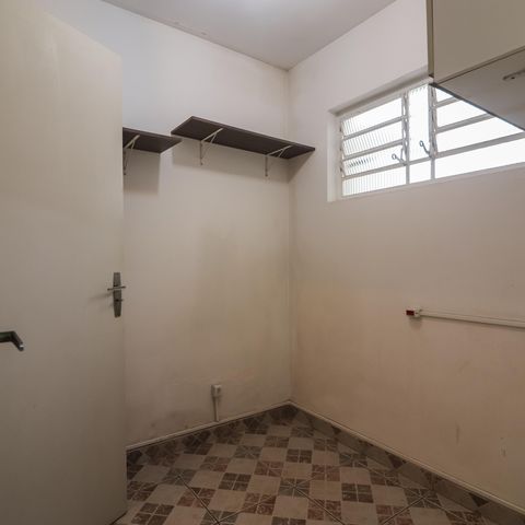 Casa à venda com 106m², 2 quartos e 1 vagaQuarto de Serviço