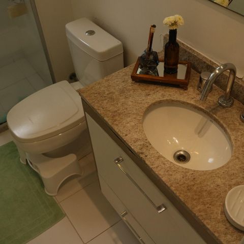 Apartamento à venda com 104m², 2 quartos e 2 vagasBanheiro 1